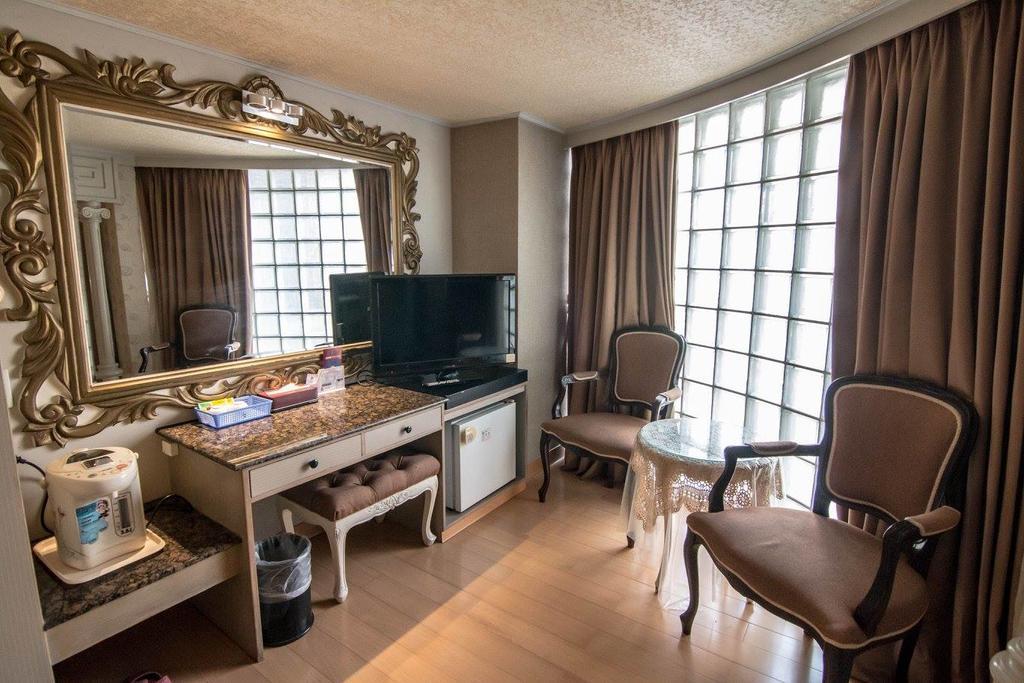 Katherine Plaza Hotel Kaohsiung Eksteriør bilde